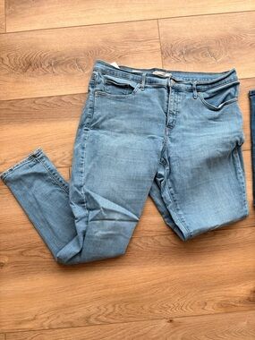 Women’s Levi’s 311 Shaping Skinny